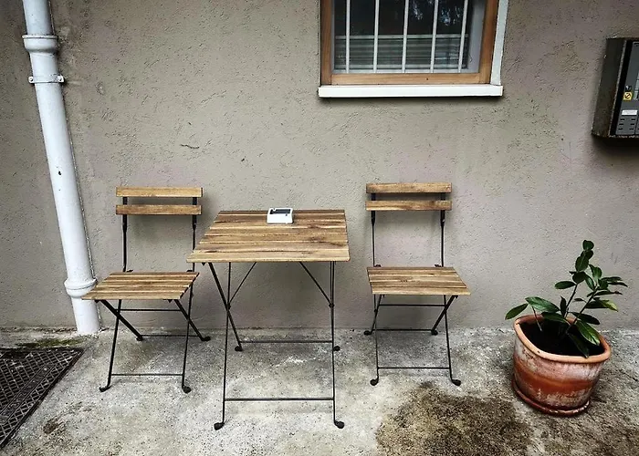 Manca's With Free Parking 公寓